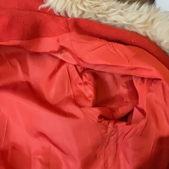 25. Vintage Retro 60s 70s Sears Red and Cream Pea Coat with Luxurious Fur Collar - Picture 14 of 16